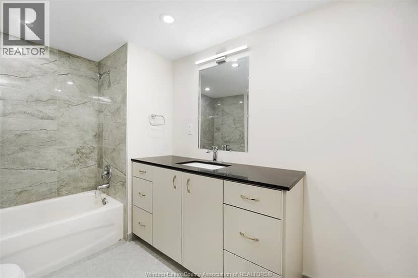 255 Fort St — photo 30 of 36