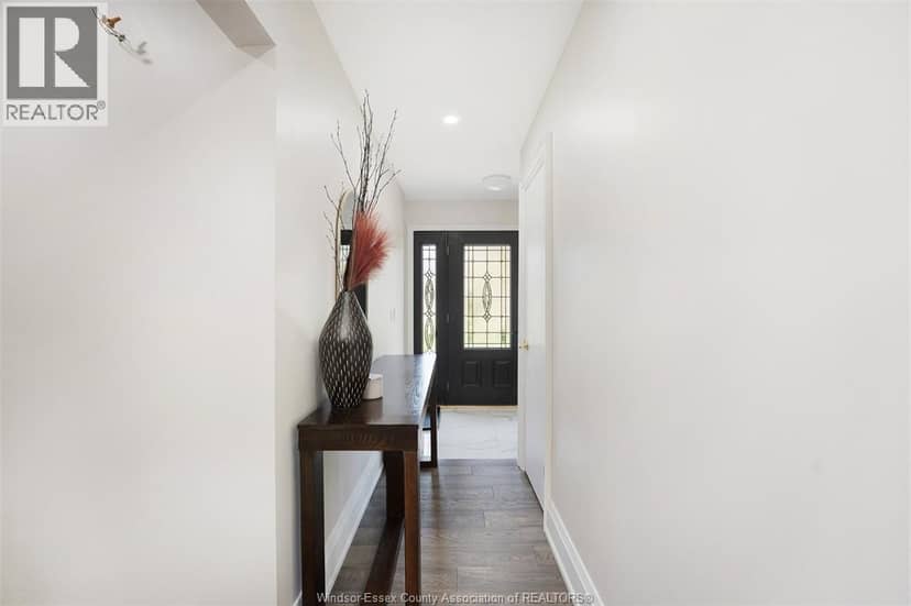 255 Fort St — photo 5 of 36