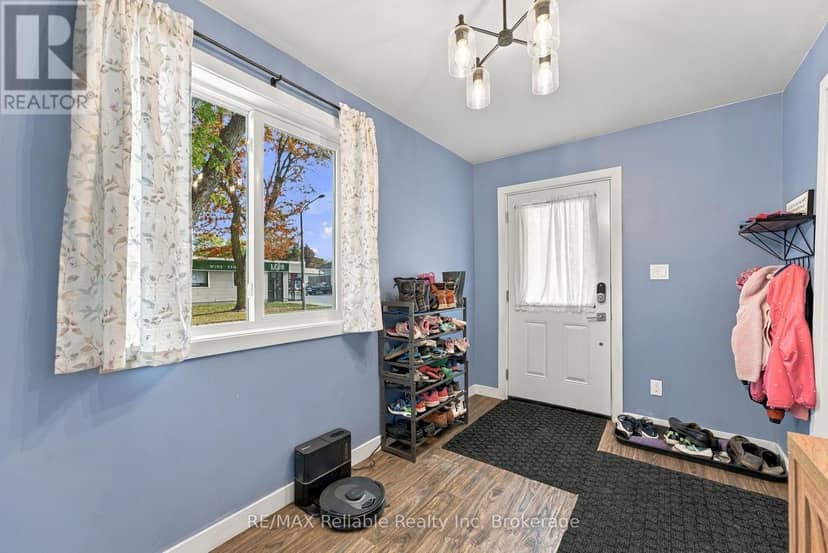 49 Main Street N, Huron East, photo 6