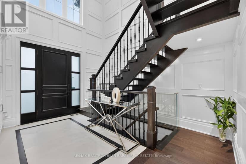 10 Bayberry Crescent — photo 2 of 40