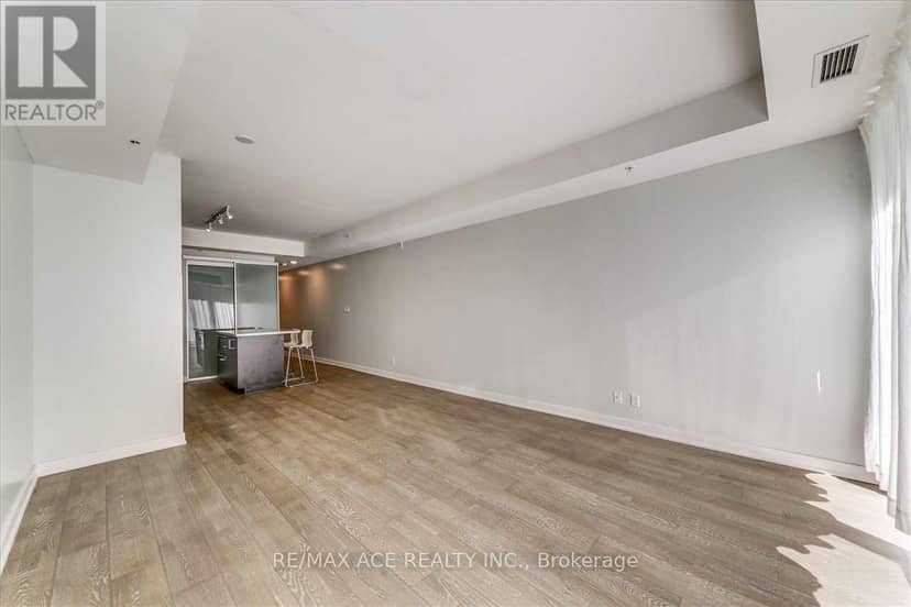 206 - 1960 Queen Street — photo 20 of 25
