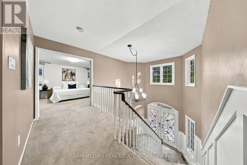 2087 Mayflower Boulevard — photo 18 of 40