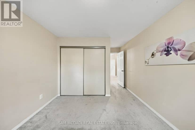 2087 Mayflower Boulevard — photo 32 of 40