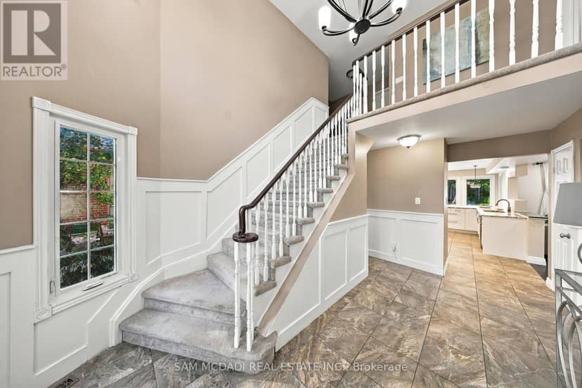 2087 Mayflower Boulevard, Oakville, photo 5