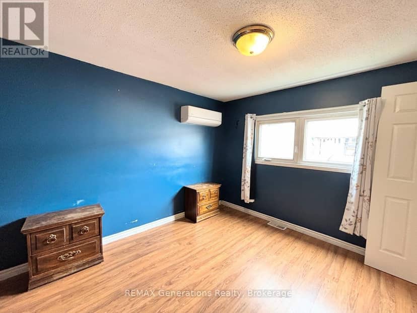 54 Jackson Crescent — photo 14 of 39