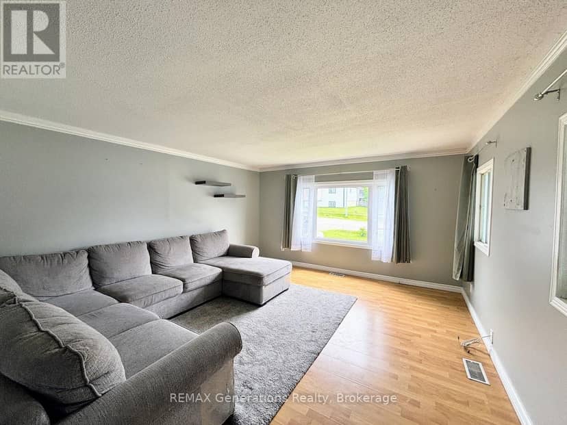 54 Jackson Crescent — photo 2 of 39