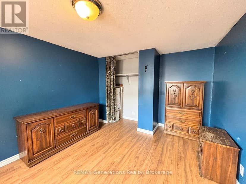 54 Jackson Crescent — photo 15 of 39