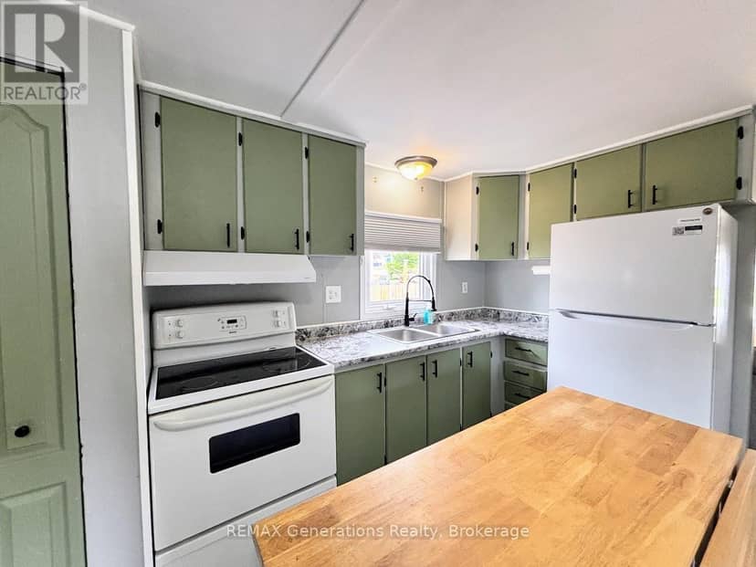 54 Jackson Crescent — photo 7 of 39