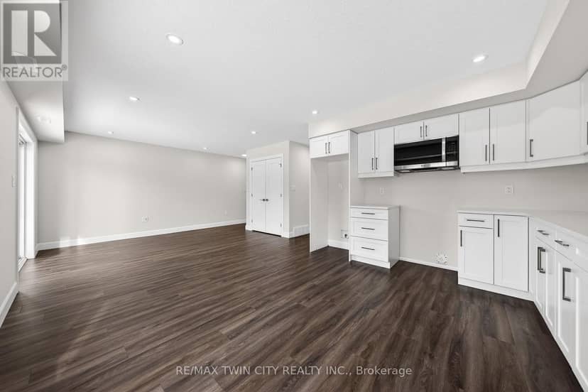 48 - 3202 Vivian Line — photo 11 of 23