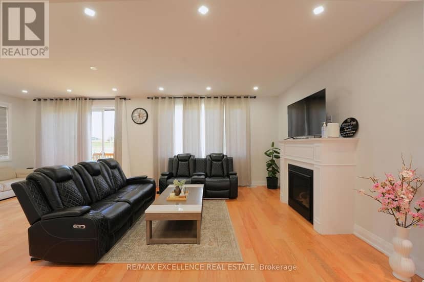 851 Queenston Boulevard — photo 10 of 35