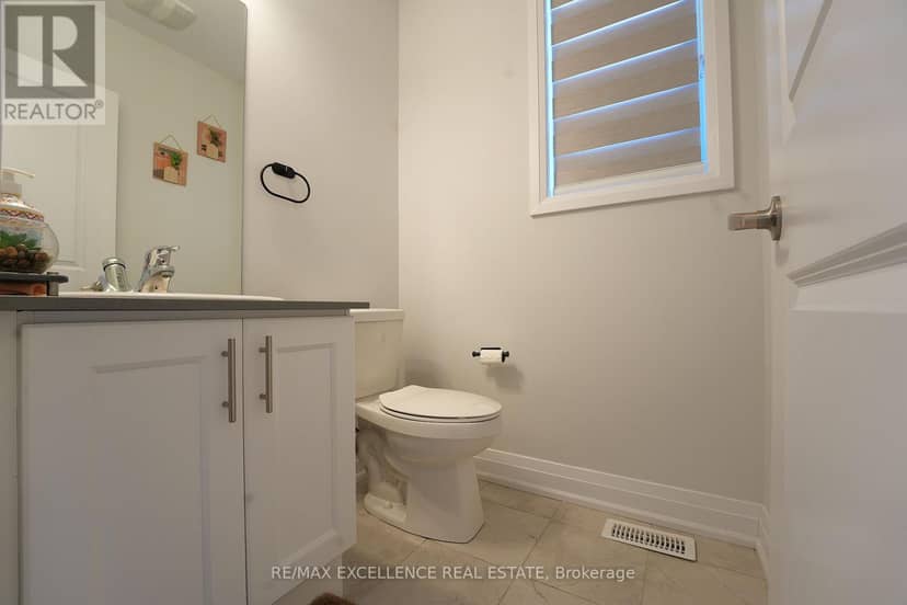851 Queenston Boulevard — photo 16 of 35
