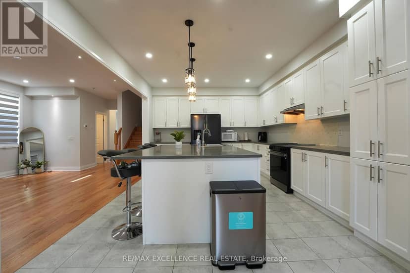 851 Queenston Boulevard — photo 5 of 35