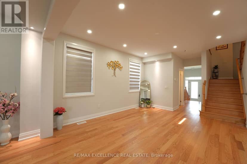 851 Queenston Boulevard — photo 9 of 35