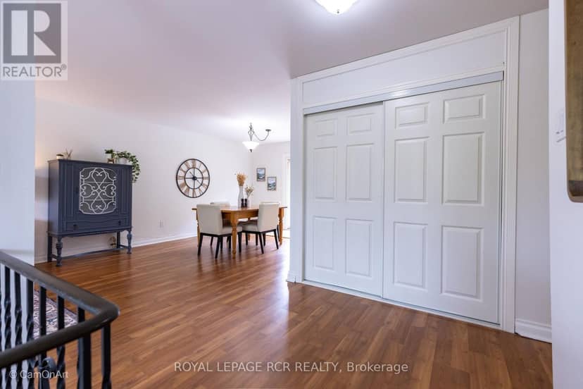 364 Dixon Boulevard, Newmarket, photo 3