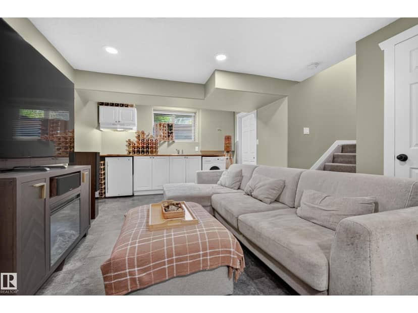 14422 104 AV NW — photo 36 of 40