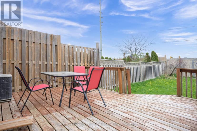 97 Nathan Crescent — photo 15 of 16
