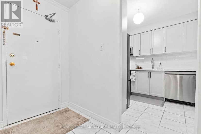 607 - 238 Albion Road, Toronto, photo 2