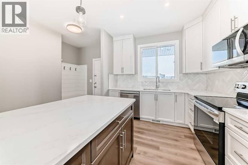 22 Tagish Avenue — photo 11 of 28