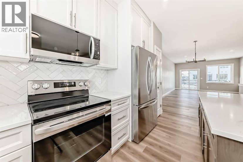22 Tagish Avenue — photo 10 of 28