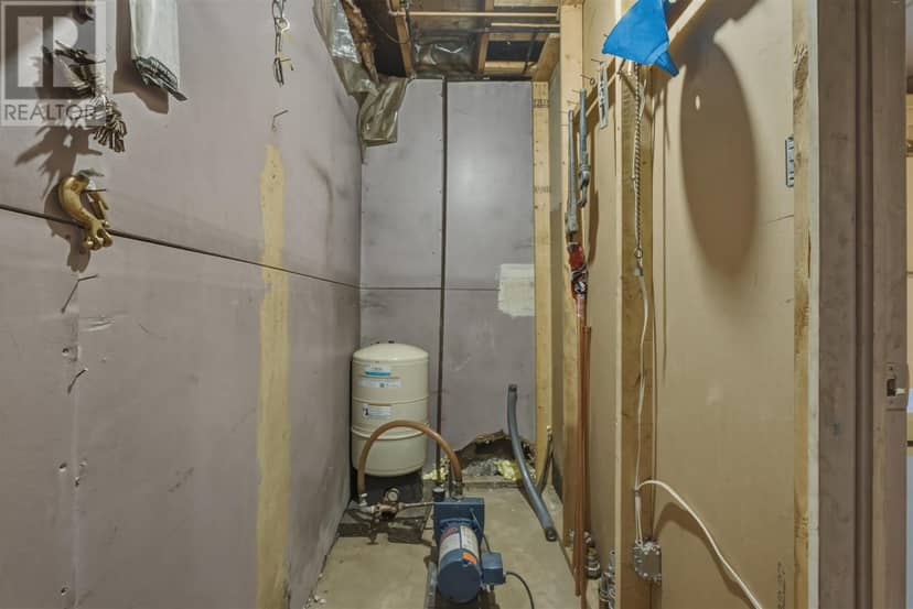 23 James ST — photo 25 of 36