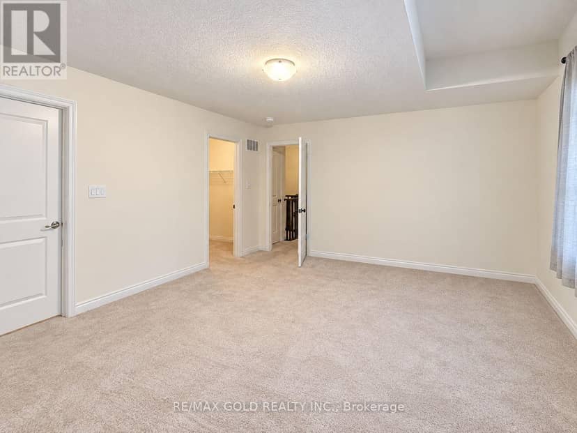 84 Macklin Street — photo 17 of 40