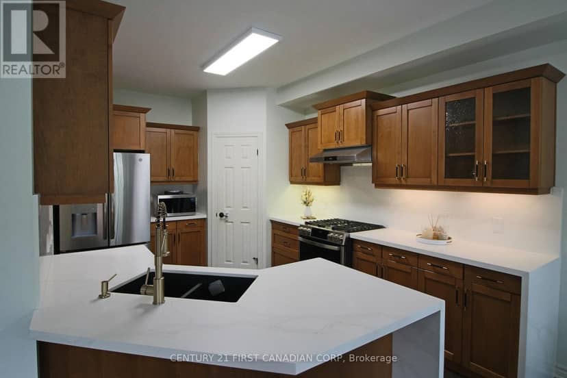 6 - 458 Blue Jay Drive — photo 10 of 40