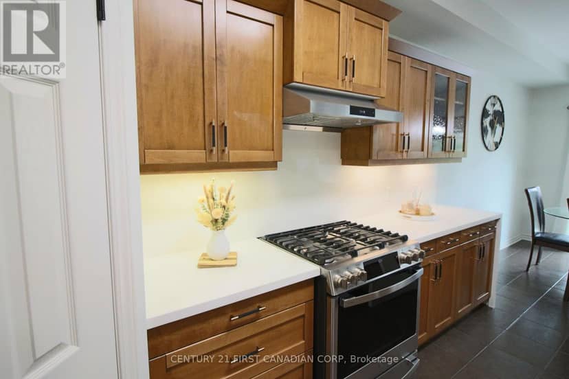 6 - 458 Blue Jay Drive — photo 9 of 40
