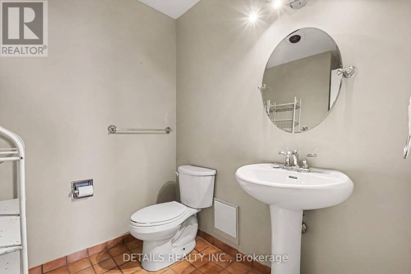 PH-4 900 Dynes Road — photo 20 of 31