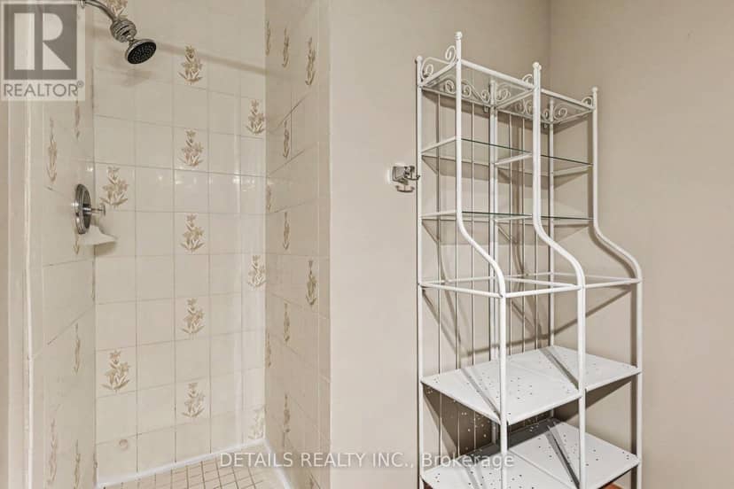 PH-4 900 Dynes Road — photo 21 of 31