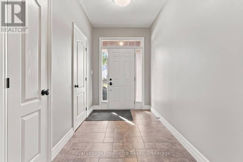 56 Cavendish Drive, Belleville, photo 3