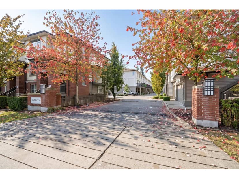 57 8355 164 STREET, Surrey