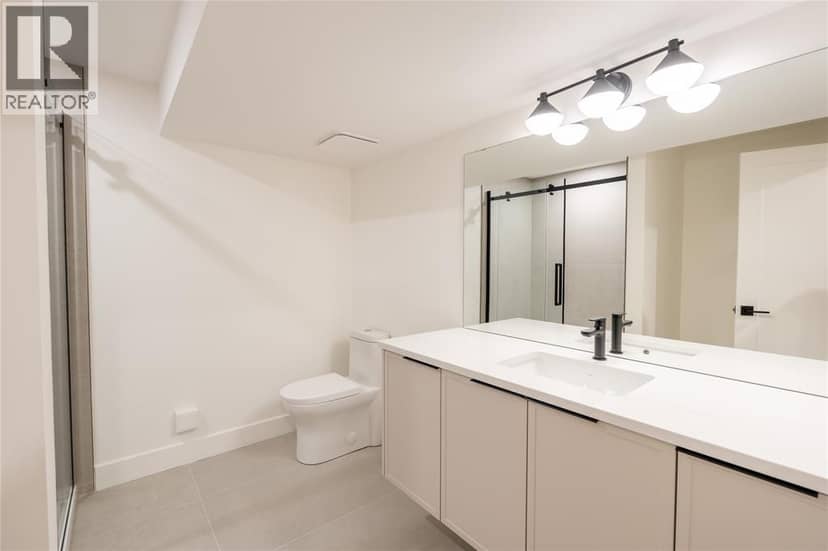 2060 Marion Avenue — photo 16 of 28