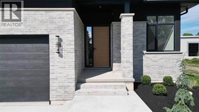 2060 Marion Avenue — photo 2 of 28