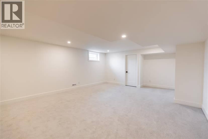 2060 Marion Avenue — photo 14 of 28