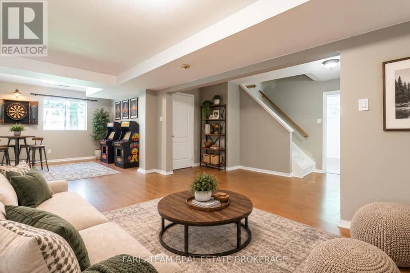 1 Susan Place — photo 30 of 40