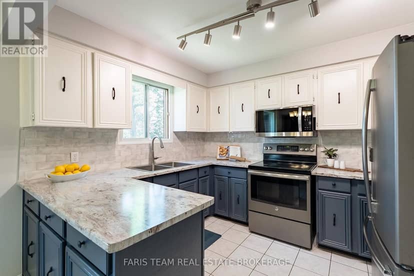 1 Susan Place — photo 6 of 40