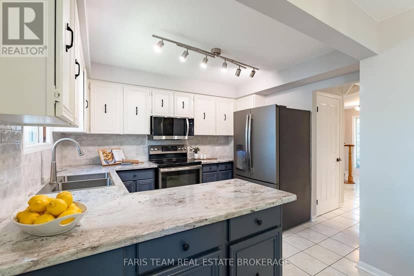 1 Susan Place — photo 7 of 40