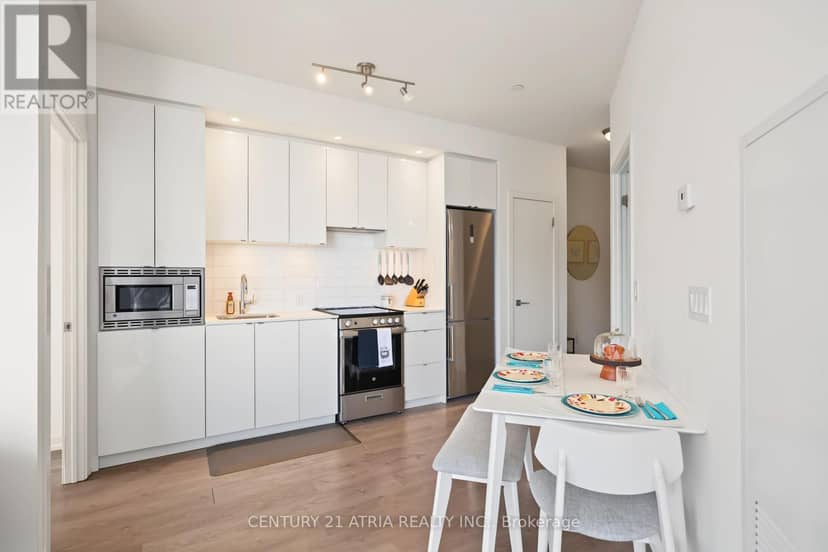 2607 - 49 East Liberty Street — photo 7 of 27