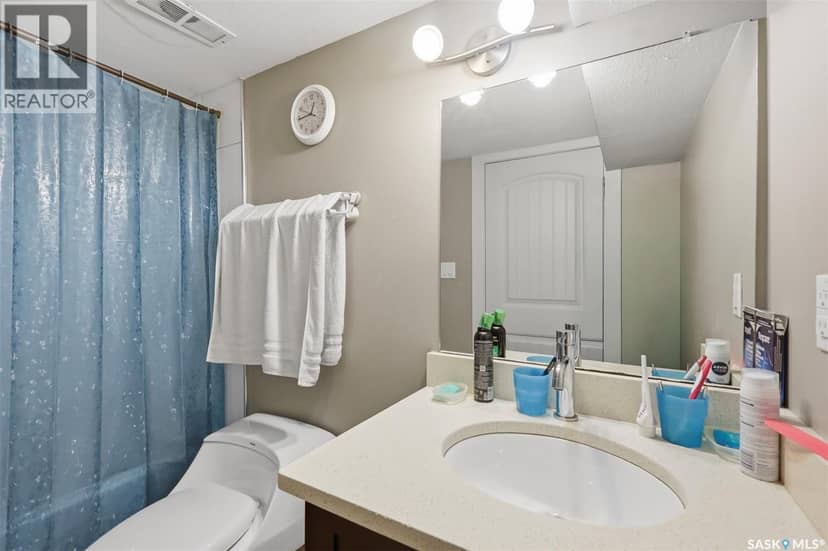 6 1703 Patrick CRESCENT — photo 29 of 36