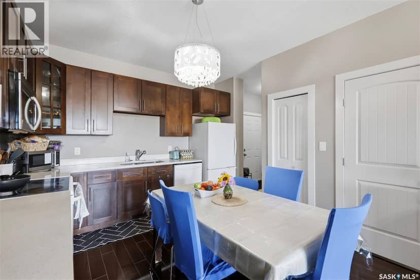 6 1703 Patrick CRESCENT — photo 9 of 36
