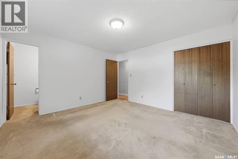 253 Laurentian DRIVE — photo 15 of 40