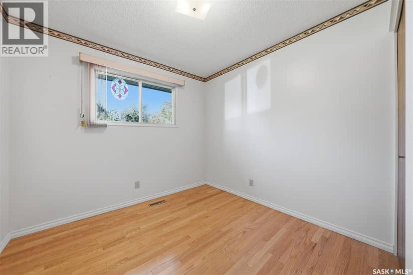 253 Laurentian DRIVE — photo 19 of 40