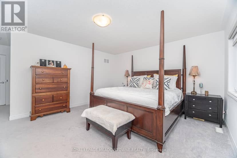 301 Ridley Crescent — photo 21 of 40