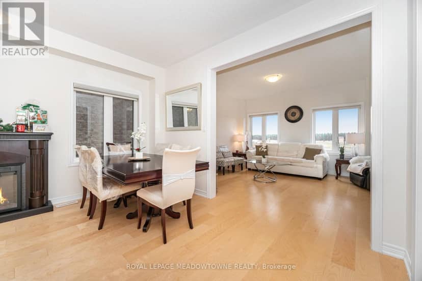 301 Ridley Crescent — photo 6 of 40
