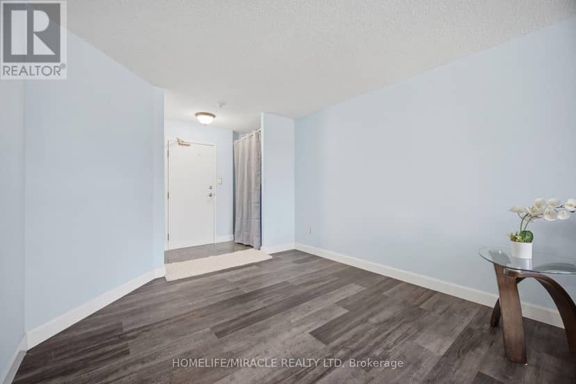 206 - 1 Rowntree Road — photo 11 of 40