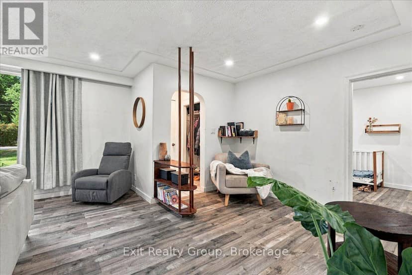 129 Harcourt Road — photo 15 of 40
