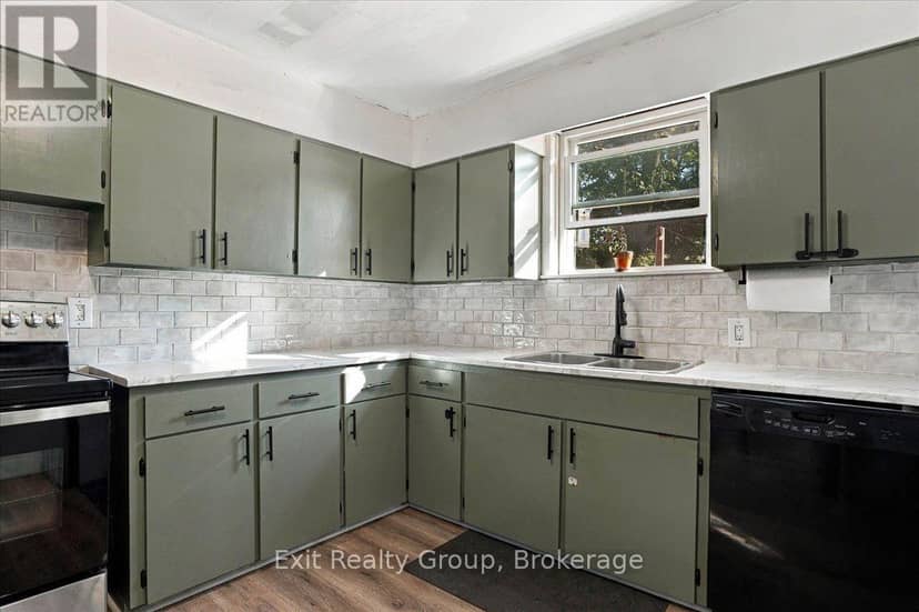 129 Harcourt Road — photo 19 of 40