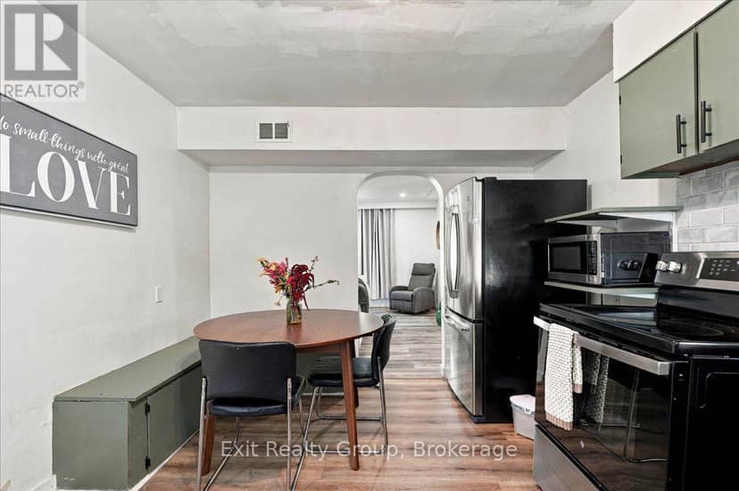 129 Harcourt Road — photo 21 of 40
