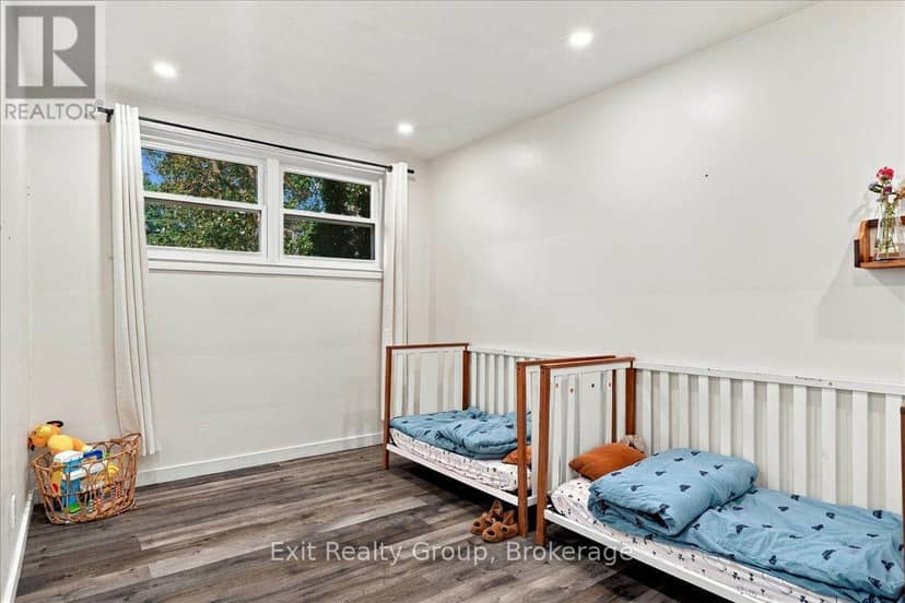 129 Harcourt Road — photo 23 of 40