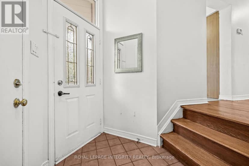 26 Astoria Crescent — photo 4 of 37
